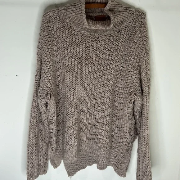 POL Distressed Oversized Mock Neck Sweater Size Medium - Picture 16 of 16
